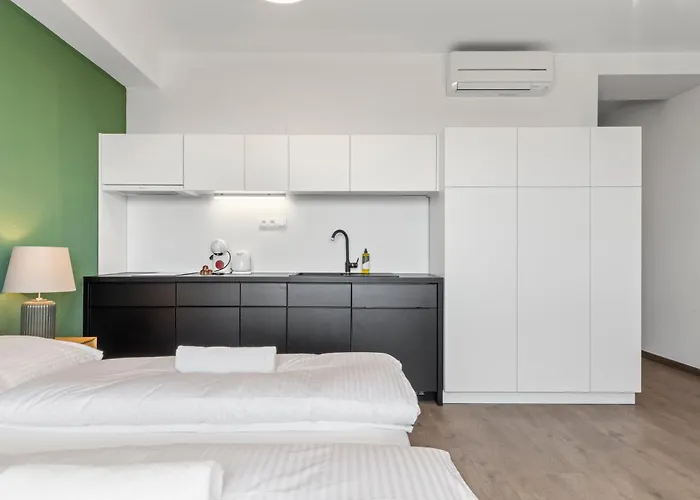 Lam Olive - Ac - Castle View